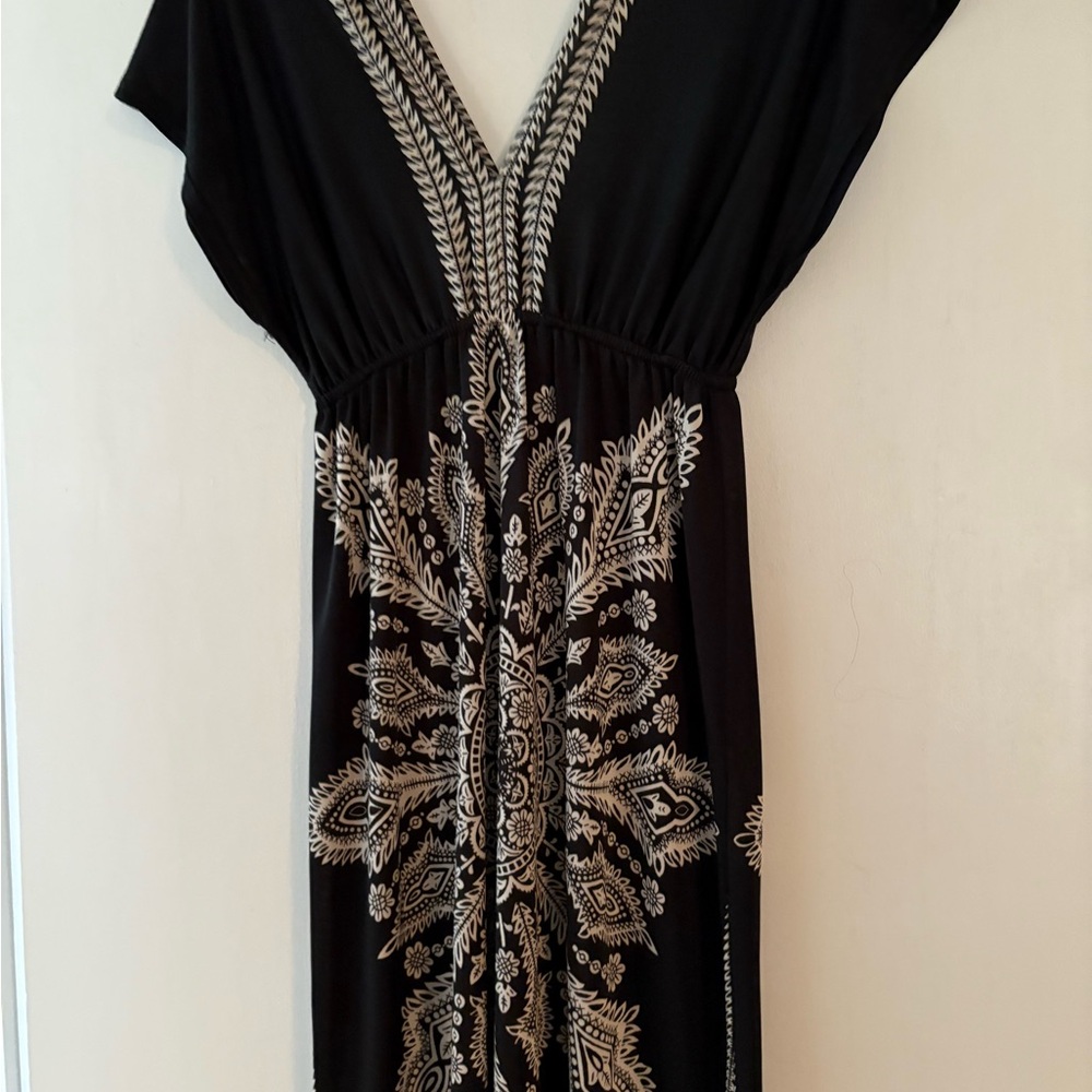 Elegant Black and White Patterned Dress